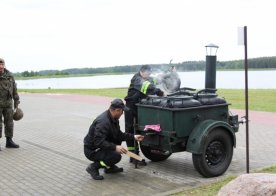 Ćwiczenia zgrywające nad Zalewem w Biszczy