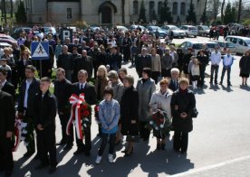 Hołd ofiarom katastrofy lotniczej pod Smoleńskiem 10 kwietnia 2010