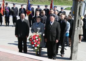 Hołd ofiarom katastrofy lotniczej pod Smoleńskiem 10 kwietnia 2010